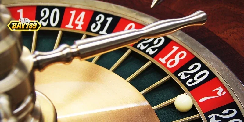 ban-cuoc-casino-bay789 Góc quay cận cảnh bàn cược Baccarat với Dealer chuyên nghiệp tại Bay789